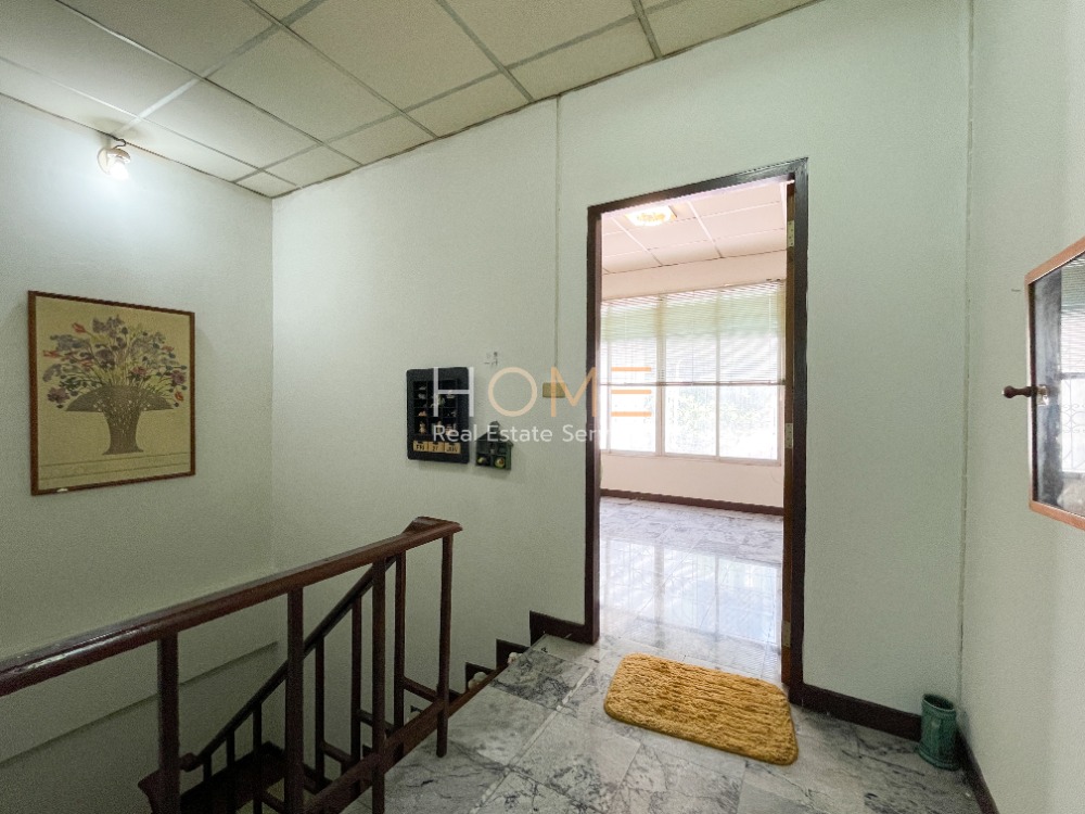 For SaleTownhomeSapankwai,Jatujak : There is a private garden ✨ Townhome Phahonyothin 24 / 4 bedrooms (for sale), Townhome Phahonyothin 24 / 4 Bedrooms (SALE) MEAW485
