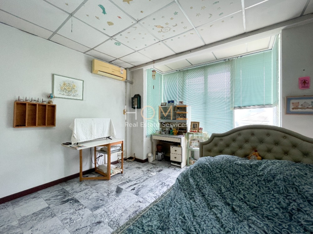 For SaleTownhomeSapankwai,Jatujak : There is a private garden ✨ Townhome Phahonyothin 24 / 4 bedrooms (for sale), Townhome Phahonyothin 24 / 4 Bedrooms (SALE) MEAW485