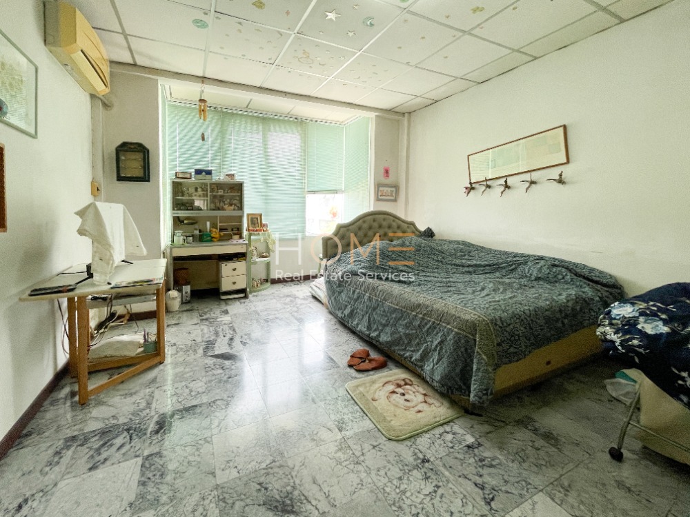 For SaleTownhomeSapankwai,Jatujak : There is a private garden ✨ Townhome Phahonyothin 24 / 4 bedrooms (for sale), Townhome Phahonyothin 24 / 4 Bedrooms (SALE) MEAW485