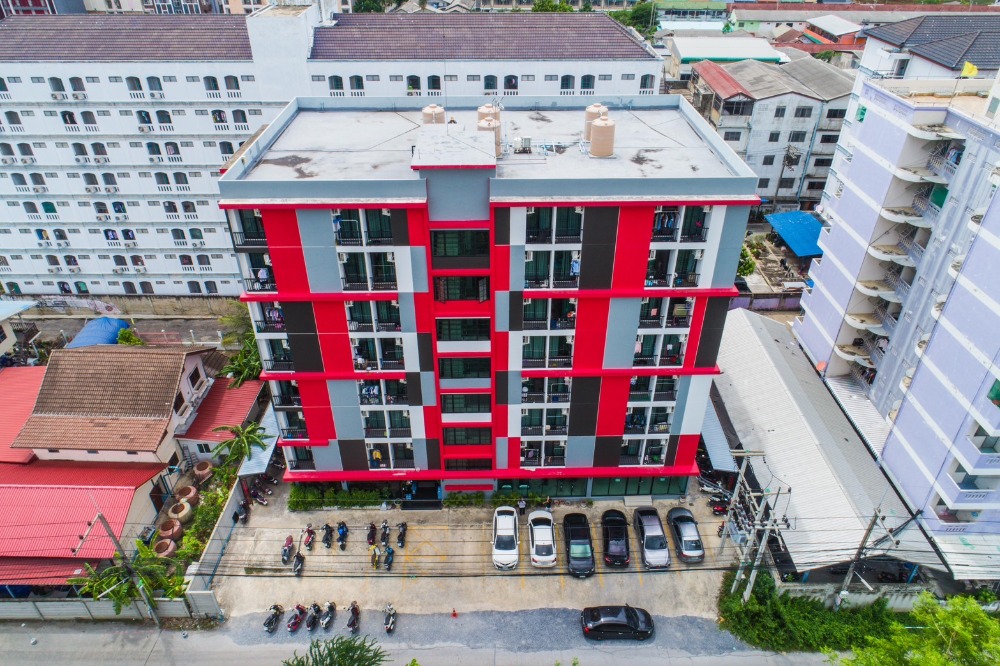 For SaleHotel&Apartment BusinessPathum Thani,Rangsit, Thammasat : Every room is full of tenants, making a profit of 7 million per year!! Good investment location for sale, 8-story apartment with elevator, 112 rooms, land area 245 sq m, usable area 3,554 sq m, near Rajamangala University of Technology Thanyaburi. The rew
