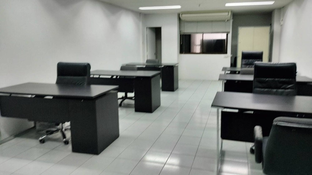 ให้เช่าสำนักงานสุขุมวิท อโศก ทองหล่อ : ให้เช่า ออฟฟิศ ตึกโมเดิร์น ทาวน์ เอกมัย ซอย3 ใกล้BTS เอกมัย