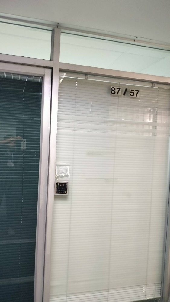 ให้เช่าสำนักงานสุขุมวิท อโศก ทองหล่อ : ให้เช่า ออฟฟิศ ตึกโมเดิร์น ทาวน์ เอกมัย ซอย3 ใกล้BTS เอกมัย