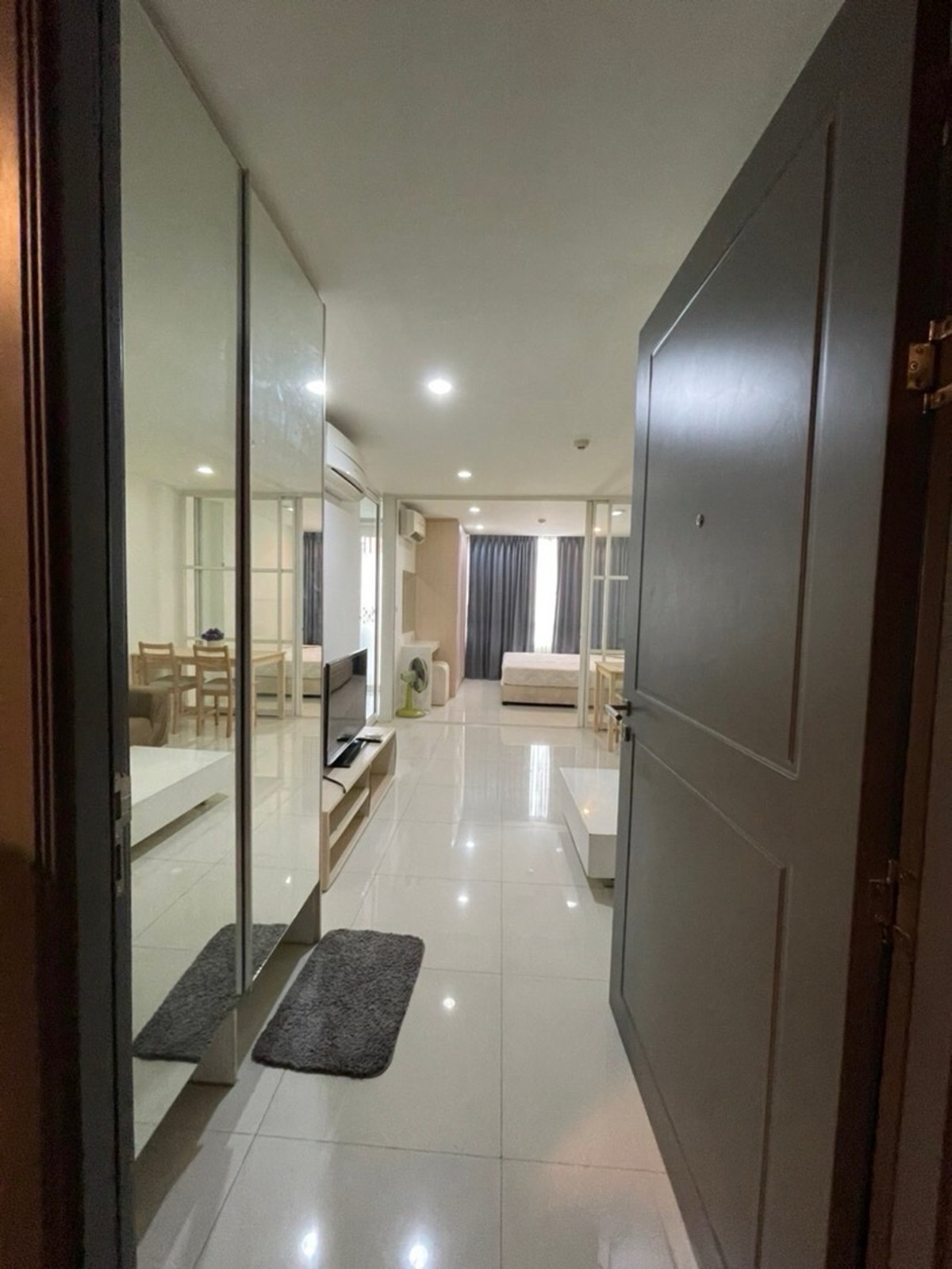 ให้เช่าคอนโดพัฒนาการ ศรีนครินทร์ : 🚩จองก่อน ปิดดิว 10,000/ด New 1 น 1  น้ำ #วิทยาดุสิต อิลีเม้นท์ ศรีนครินทร์  ชั้น 4 ขนาดประมาณ 39 ตร.ม.พร้อมอยู่ปลายเดือน ธค. 68 ห้องสวยอยู่สบาย เฟอร์ครบ เครื่องใช้ไฟฟ้าครบ พร้อมเครื่องซักผ้า ป้าแหม่ม  Tel/Line :  0992982923 