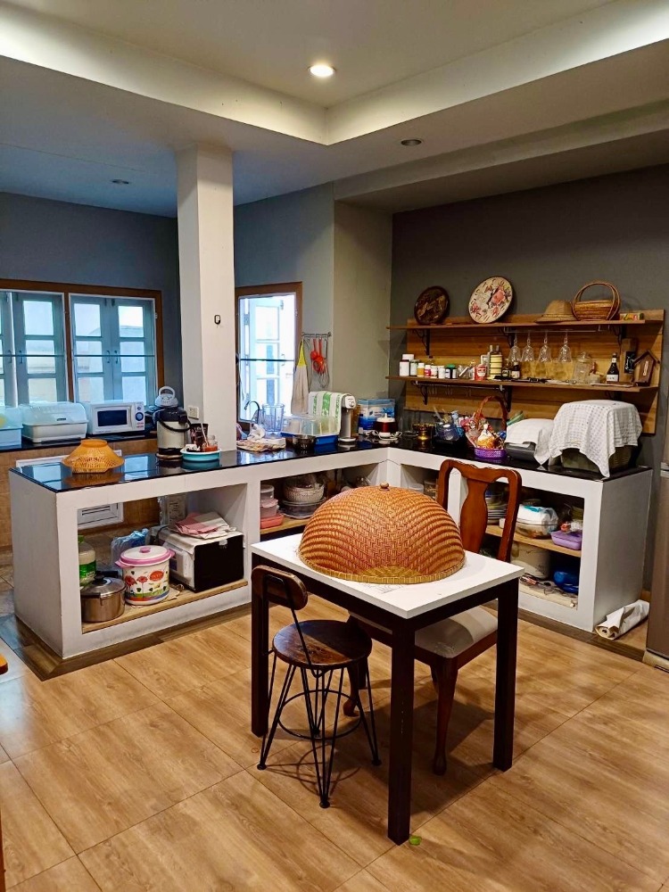 ขายบ้านปทุมธานี รังสิต ธรรมศาสตร์ : ขายบ้านเดี่ยว 2 ชั้น หลังมุมพร้อมบ้านน๊อคดาวน์ เสนา แกรนด์โฮม ขนาด 75 ตารางวา ต.บางพูน อ.เมืองปทุมธานี จ.ปทุมธานี