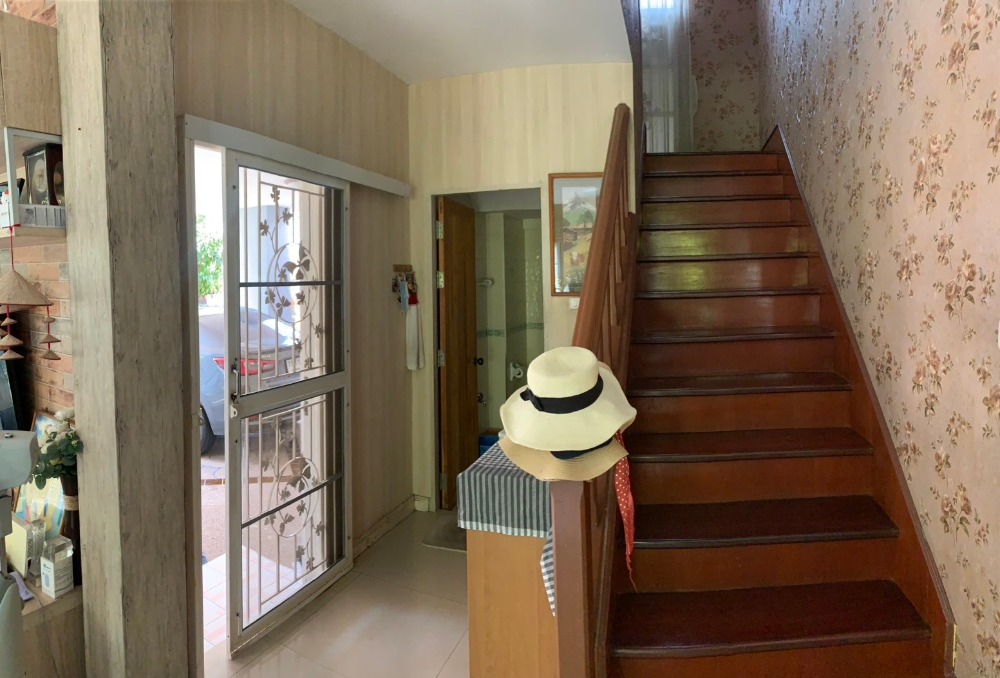 ขายบ้านปทุมธานี รังสิต ธรรมศาสตร์ : ขายบ้านเดี่ยว 2 ชั้น หลังมุมพร้อมบ้านน๊อคดาวน์ เสนา แกรนด์โฮม ขนาด 75 ตารางวา ต.บางพูน อ.เมืองปทุมธานี จ.ปทุมธานี