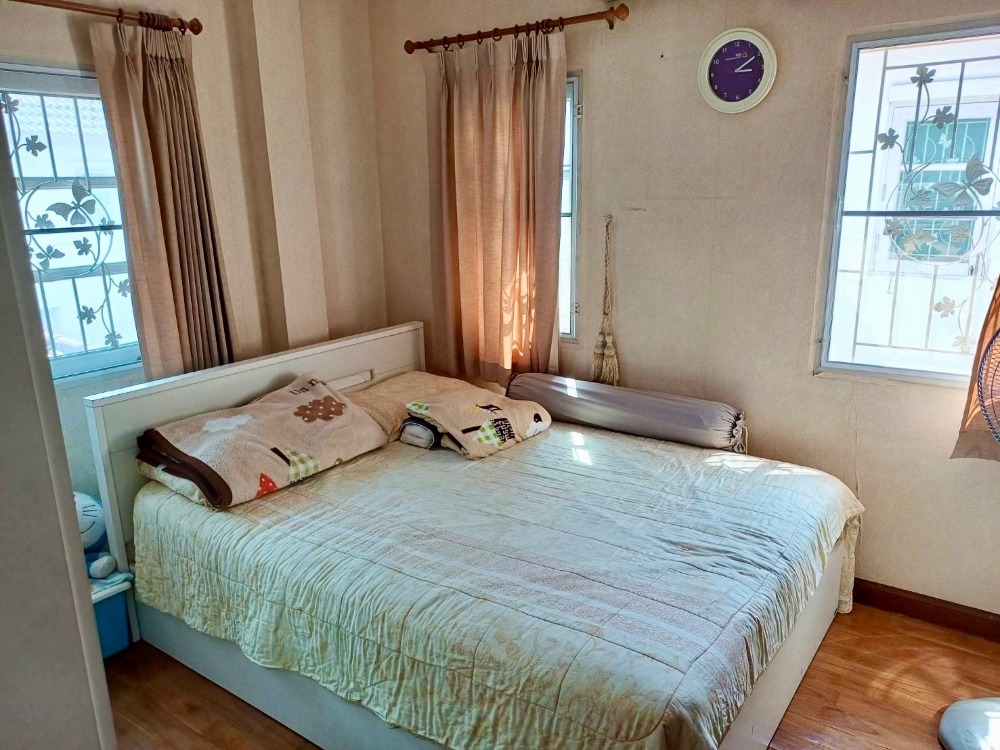 ขายบ้านปทุมธานี รังสิต ธรรมศาสตร์ : ขายบ้านเดี่ยว 2 ชั้น หลังมุมพร้อมบ้านน๊อคดาวน์ เสนา แกรนด์โฮม ขนาด 75 ตารางวา ต.บางพูน อ.เมืองปทุมธานี จ.ปทุมธานี