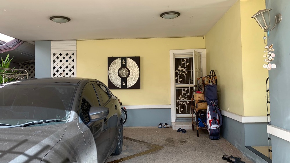 ขายบ้านปทุมธานี รังสิต ธรรมศาสตร์ : ขายบ้านเดี่ยว 2 ชั้น หลังมุมพร้อมบ้านน๊อคดาวน์ เสนา แกรนด์โฮม ขนาด 75 ตารางวา ต.บางพูน อ.เมืองปทุมธานี จ.ปทุมธานี