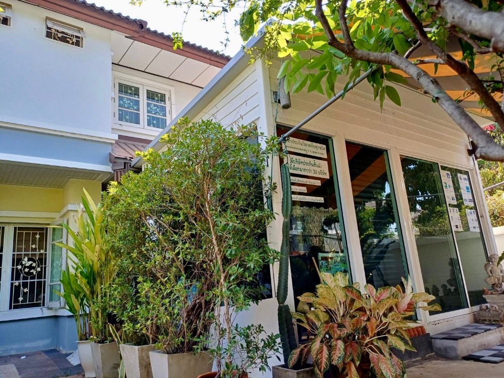 ขายบ้านปทุมธานี รังสิต ธรรมศาสตร์ : ขายบ้านเดี่ยว 2 ชั้น หลังมุมพร้อมบ้านน๊อคดาวน์ เสนา แกรนด์โฮม ขนาด 75 ตารางวา ต.บางพูน อ.เมืองปทุมธานี จ.ปทุมธานี