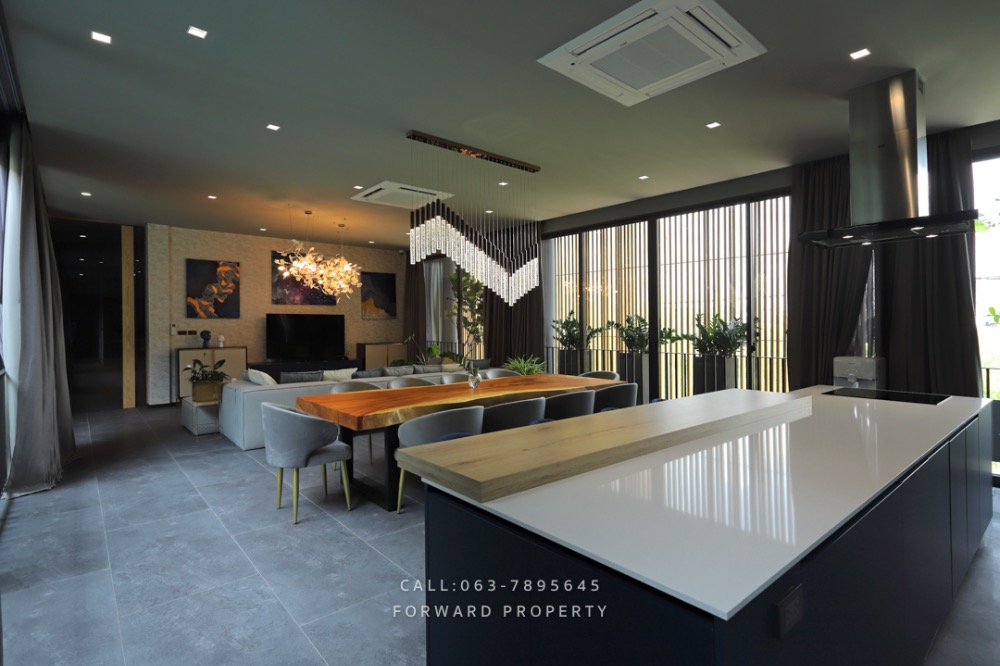 ขายบ้านบางนา แบริ่ง ลาซาล : ขายบ้านเดี่ยว   Modern & Super Luxury  สูง 3 ชั้น ติดMEGA BANGNA  96.3 ตารางวา 650 ตารางเมตร ราคา  79 ล้านบาท