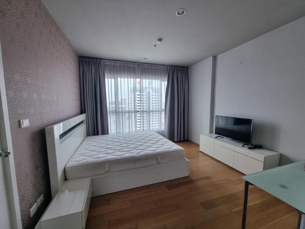 For RentCondoWongwianyai, Charoennakor : For rent 🔥 Hive Sathorn 🔥 furniture, complete electrical appliances, near BTS Krung Thonburi 35 m.