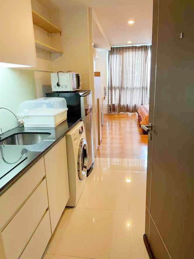 ขายคอนโดนานา : ขาย 15 Sukhumvit Residences ชั้น 10 28 ตรม. 1 ห้องนอน ตกแต่งครบ ใกล้ BTS นานา