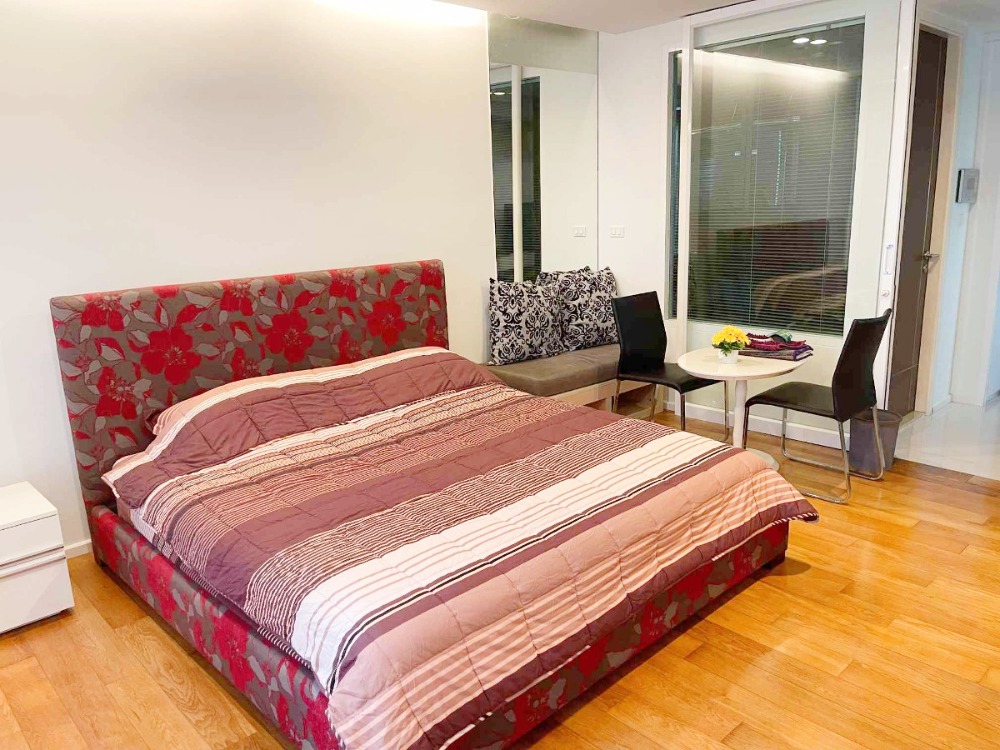 ขายคอนโดนานา : ขาย 15 Sukhumvit Residences ชั้น 10 28 ตรม. 1 ห้องนอน ตกแต่งครบ ใกล้ BTS นานา