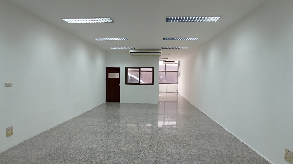 For RentOfficeSilom, Saladaeng, Bangrak : Office for rent, near BTS Chong Nonsi