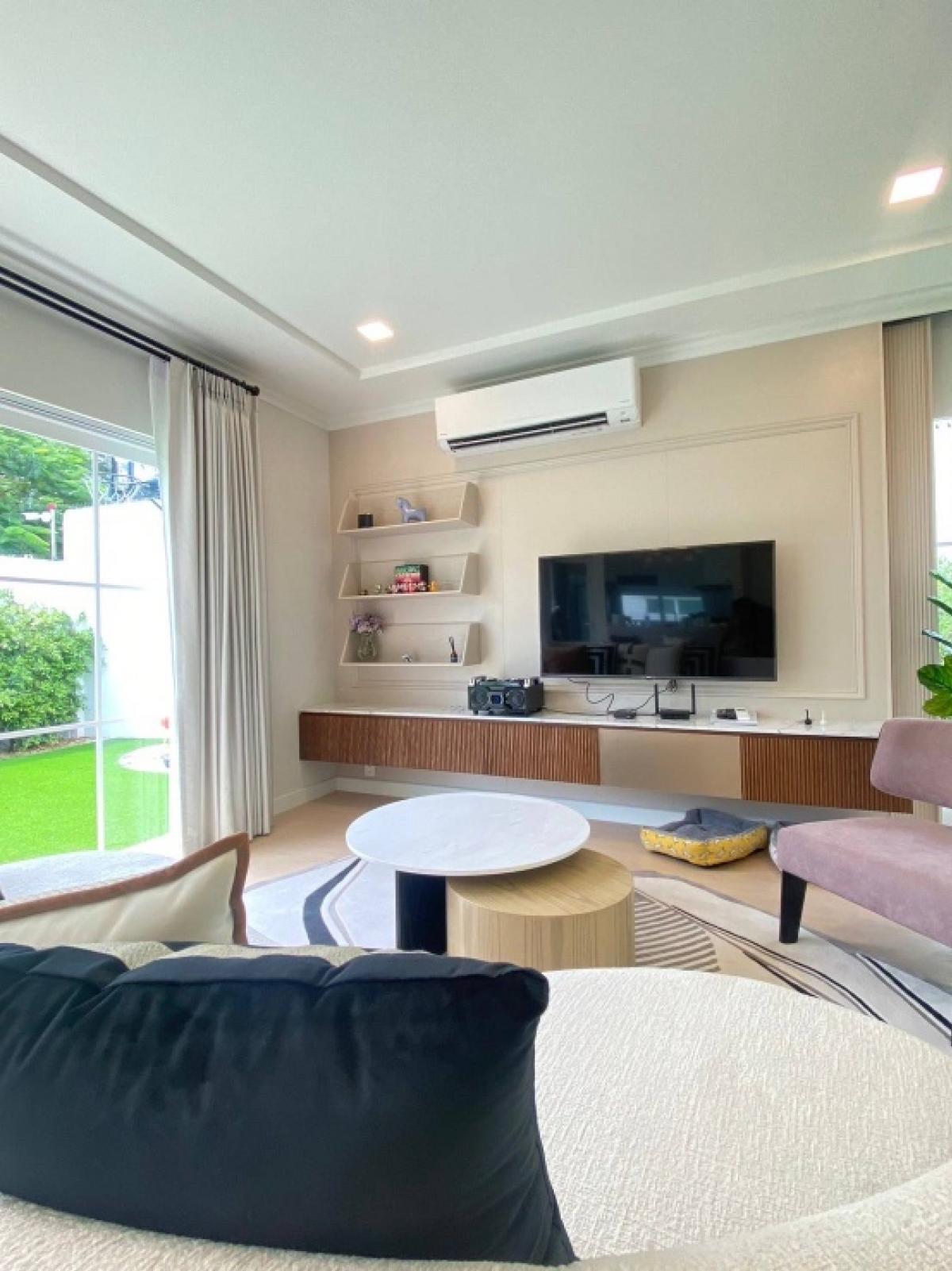 ให้เช่าบ้านบางนา แบริ่ง ลาซาล :  **Owner Post**ให้เช่าบ้านใหม่ บรรยากาศส่วนตัว มีสวน backyard พร้อมแป้นบาส   เฟอร์นิเจอร์พร้อมอยู่ ตกแต่งพร้อมอยู่ ปูหญ้าเที่ยมทั้งหลัง