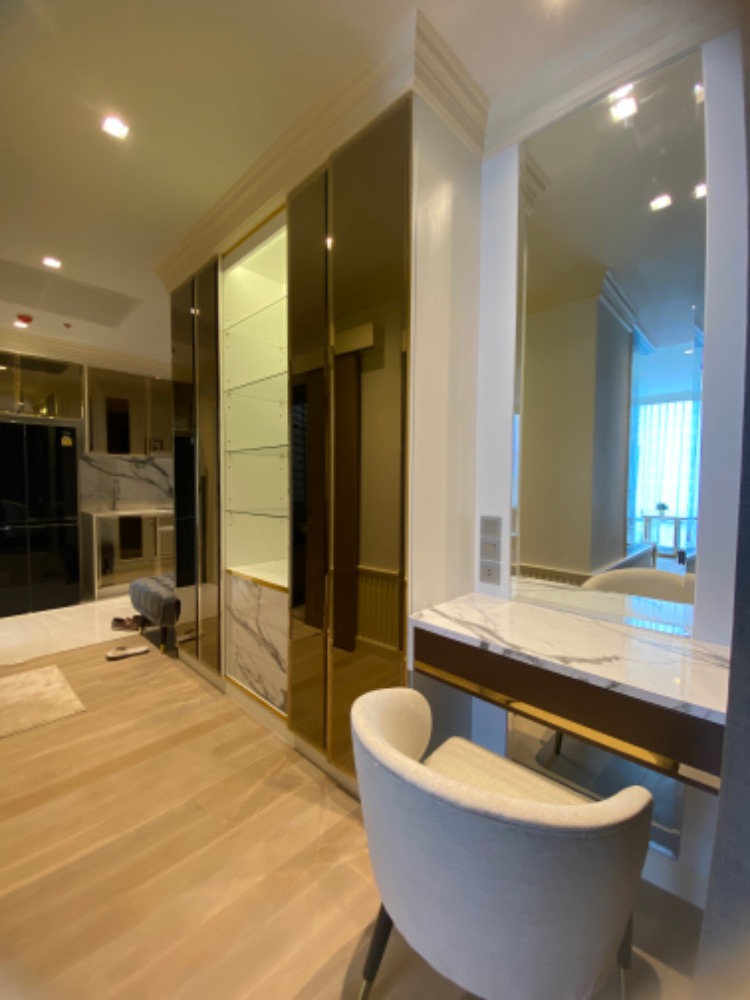 ขายคอนโดสีลม ศาลาแดง บางรัก : Ashton Silom【𝐒𝐄𝐋𝐋 & 𝐑𝐄𝐍𝐓】🔥ห้ามพลาด! ห้องสุดหรู กว้างมาก ใจกลางเมือง เฟอร์นิเจอร์ครบครัน  ส่วนกลางจัดเต็ม ใกล้ BTS ช่องนนทรี รีบทักเลย!!🔥 ติดต่อไลน์ไอดี: @hacondo