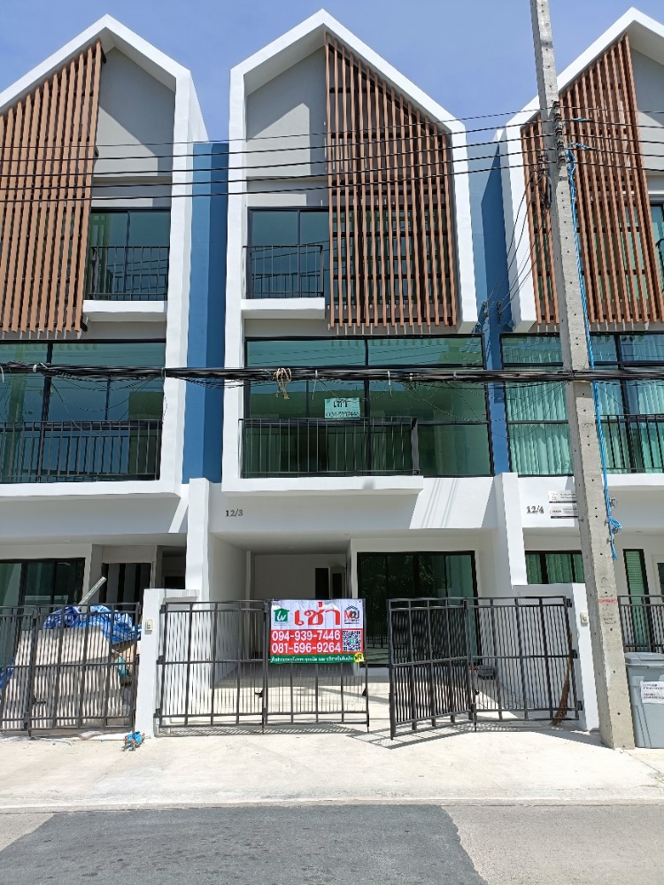 For RentTownhomeBangna, Bearing, Lasalle : Townhome office for rent @ BTS Bearing Sukhumvit 70/5, 3 floors, 3 bedrooms, 3 bathrooms, 3 parking spaces, new, just completed.