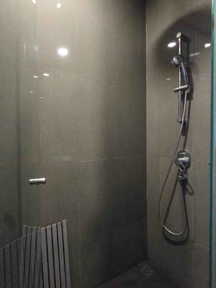 For RentCondoSiam Paragon ,Chulalongkorn,Samyan : Ashton Chula - Silom【𝐑𝐄𝐍𝐓】🔥Warm light tone room, decorated with complete furniture/appliances. Near MRT Samyan 🔥 Line Id: @hacondo