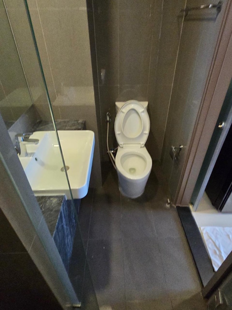 For RentCondoSiam Paragon ,Chulalongkorn,Samyan : Ashton Chula - Silom【𝐑𝐄𝐍𝐓】🔥Warm light tone room, decorated with complete furniture/appliances. Near MRT Samyan 🔥 Line Id: @hacondo