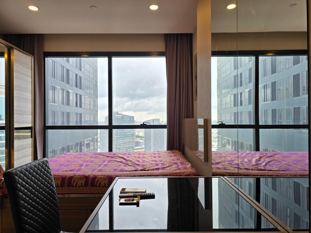 For RentCondoSiam Paragon ,Chulalongkorn,Samyan : Ashton Chula - Silom【𝐑𝐄𝐍𝐓】🔥Warm light tone room, decorated with complete furniture/appliances. Near MRT Samyan 🔥 Line Id: @hacondo