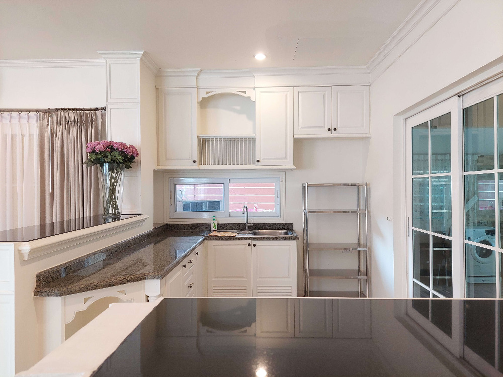 ขายบ้านพัฒนาการ ศรีนครินทร์ : นันทวันสวนหลวง ร.9 เนื้อที่ 141 ตารางวา หลังมุม เงียบสงบ บ้านหน้าสวน เป็นส่วนตัว