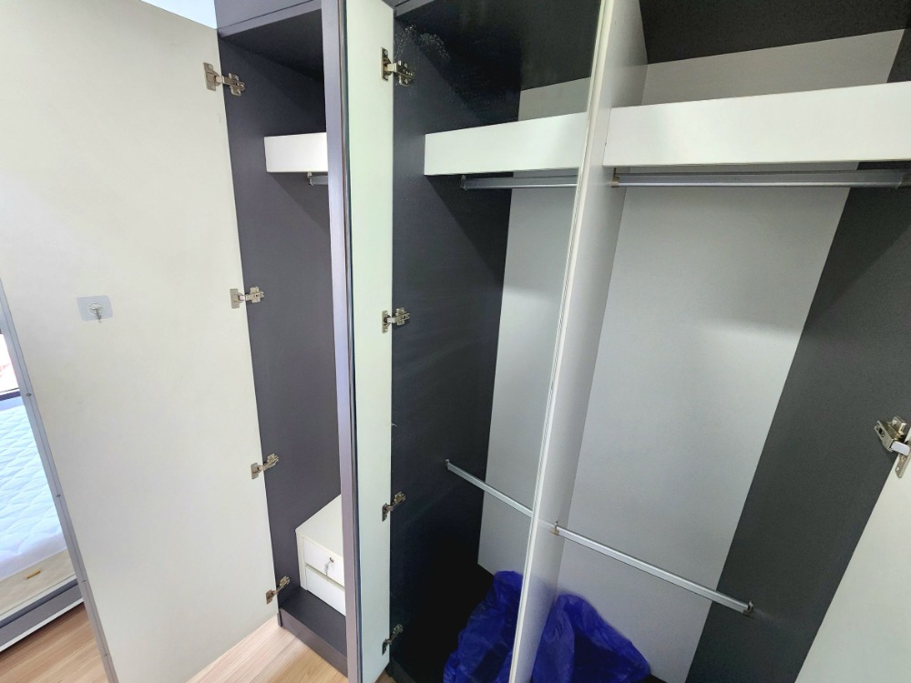 For RentCondoBangna, Bearing, Lasalle : Status as per the cover photo**Room available, east side, 8th floor, topmost, private**For rent, The Niche Mono Bangna, Phase 1, Building B, ready to move in, ready to view.