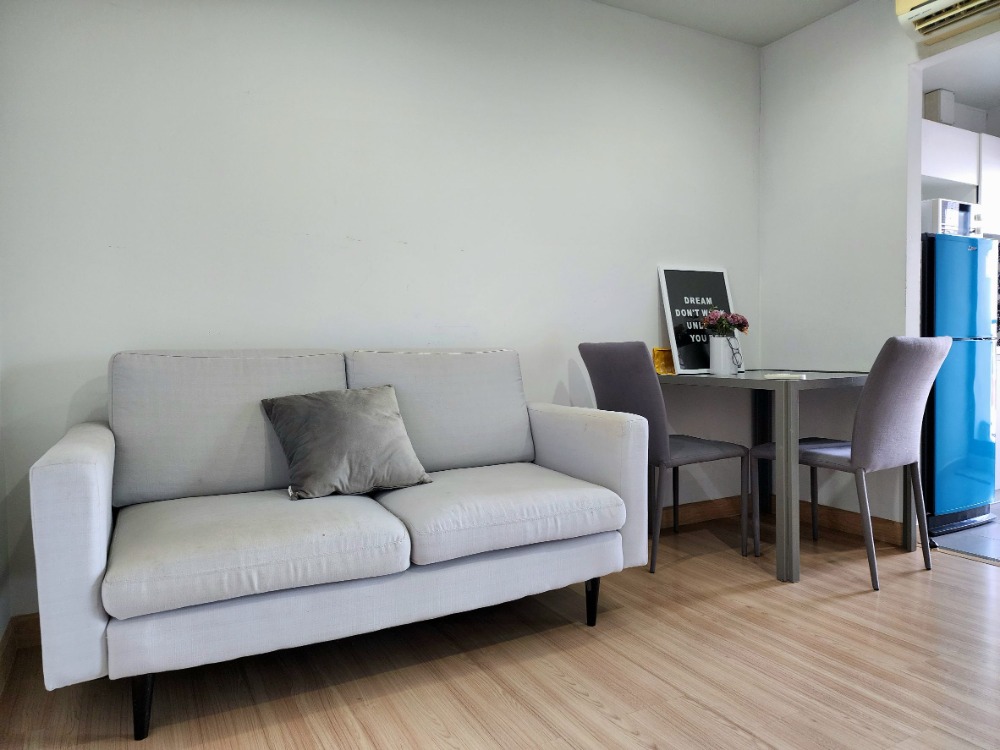 For RentCondoBangna, Bearing, Lasalle : Status as per the cover photo**Room available, east side, 8th floor, topmost, private**For rent, The Niche Mono Bangna, Phase 1, Building B, ready to move in, ready to view.