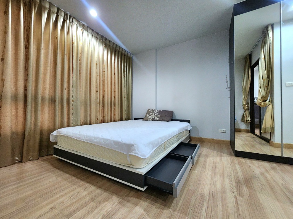 For RentCondoBangna, Bearing, Lasalle : Status as per the cover photo**Room available, east side, 8th floor, topmost, private**For rent, The Niche Mono Bangna, Phase 1, Building B, ready to move in, ready to view.