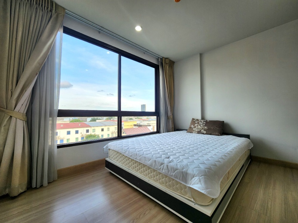 For RentCondoBangna, Bearing, Lasalle : Status as per the cover photo**Room available, east side, 8th floor, topmost, private**For rent, The Niche Mono Bangna, Phase 1, Building B, ready to move in, ready to view.