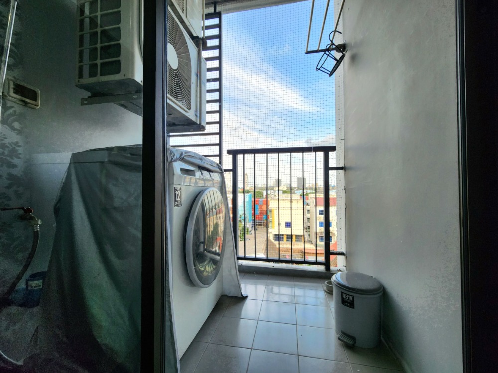 For RentCondoBangna, Bearing, Lasalle : Status as per the cover photo**Room available, east side, 8th floor, topmost, private**For rent, The Niche Mono Bangna, Phase 1, Building B, ready to move in, ready to view.