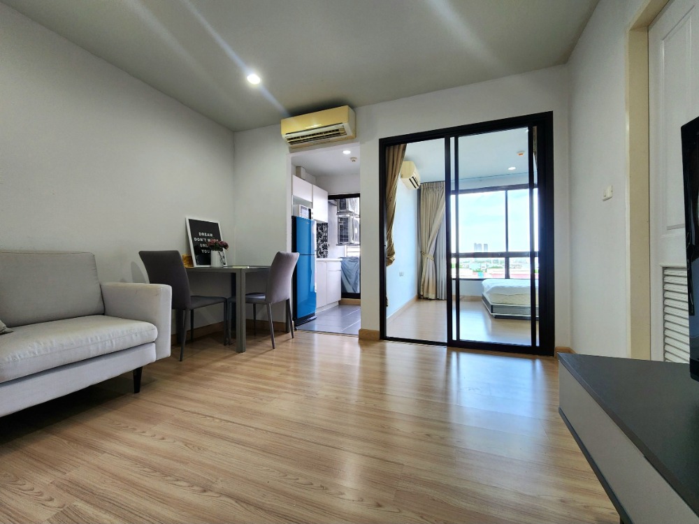 For RentCondoBangna, Bearing, Lasalle : Status as per the cover photo**Room available, east side, 8th floor, topmost, private**For rent, The Niche Mono Bangna, Phase 1, Building B, ready to move in, ready to view.