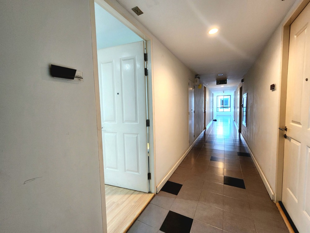 For RentCondoBangna, Bearing, Lasalle : Status as per the cover photo**Room available, east side, 8th floor, topmost, private**For rent, The Niche Mono Bangna, Phase 1, Building B, ready to move in, ready to view.