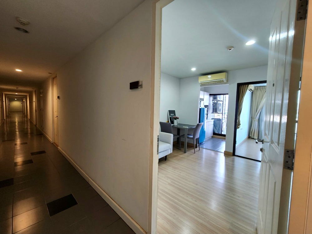 For RentCondoBangna, Bearing, Lasalle : Status as per the cover photo**Room available, east side, 8th floor, topmost, private**For rent, The Niche Mono Bangna, Phase 1, Building B, ready to move in, ready to view.