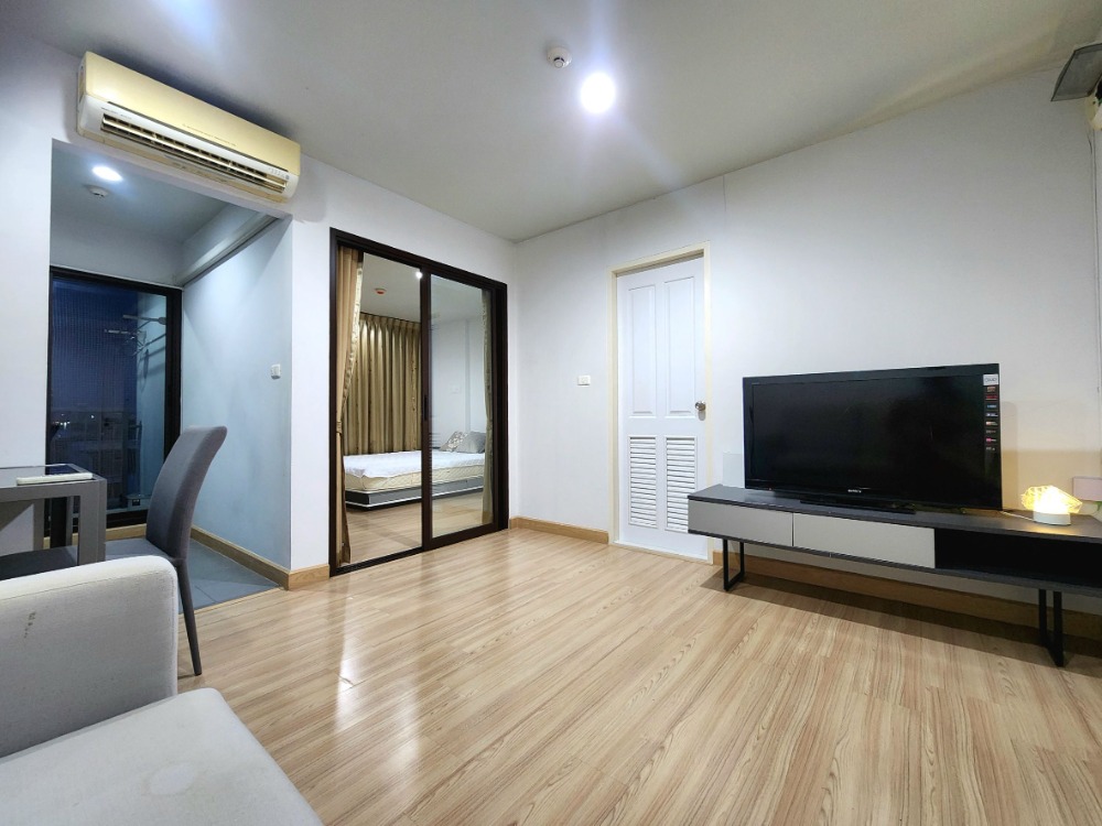 For RentCondoBangna, Bearing, Lasalle : Status as per the cover photo**Room available, east side, 8th floor, topmost, private**For rent, The Niche Mono Bangna, Phase 1, Building B, ready to move in, ready to view.