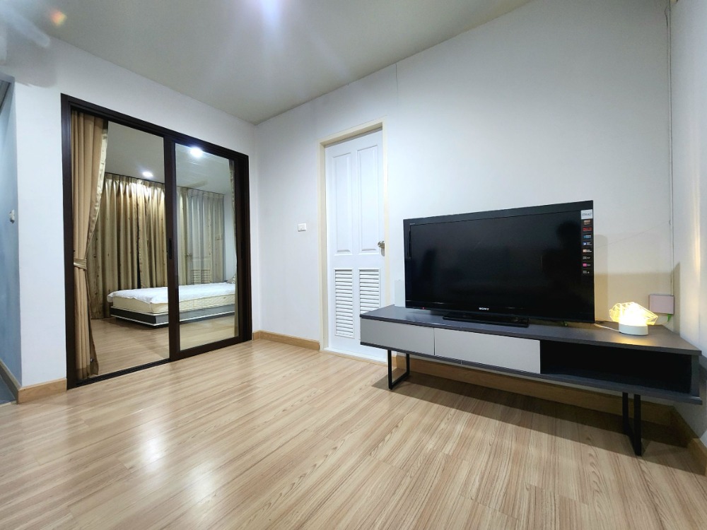 For RentCondoBangna, Bearing, Lasalle : Status as per the cover photo**Room available, east side, 8th floor, topmost, private**For rent, The Niche Mono Bangna, Phase 1, Building B, ready to move in, ready to view.
