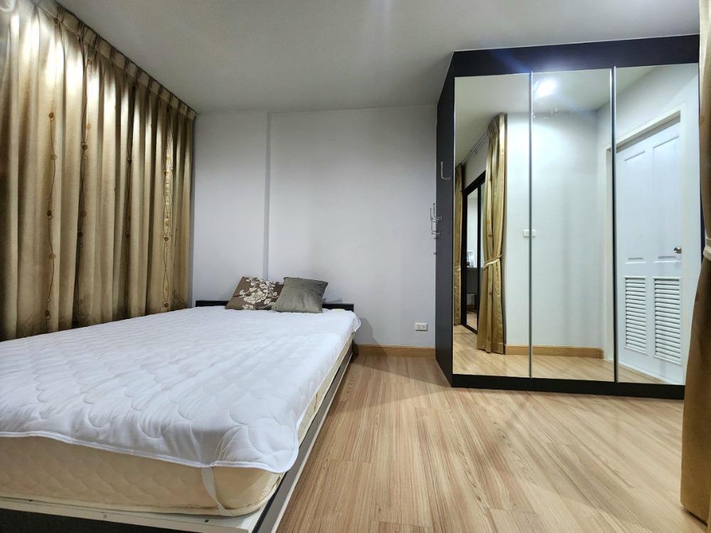 For RentCondoBangna, Bearing, Lasalle : Status as per the cover photo**Room available, east side, 8th floor, topmost, private**For rent, The Niche Mono Bangna, Phase 1, Building B, ready to move in, ready to view.