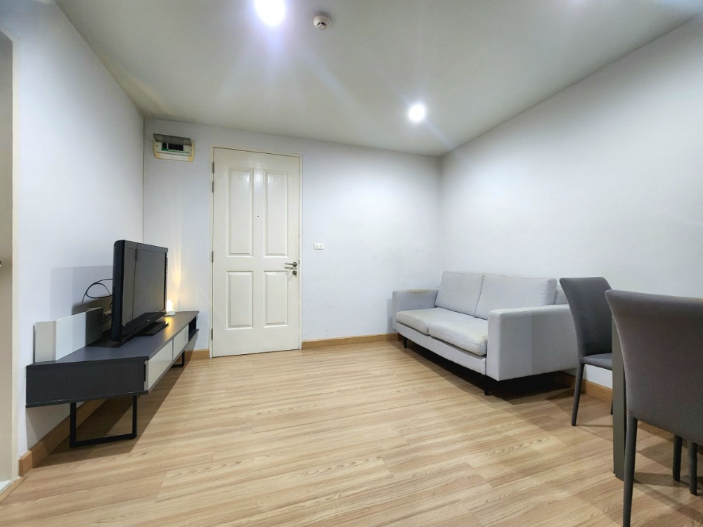For RentCondoBangna, Bearing, Lasalle : Status as per the cover photo**Room available, east side, 8th floor, topmost, private**For rent, The Niche Mono Bangna, Phase 1, Building B, ready to move in, ready to view.