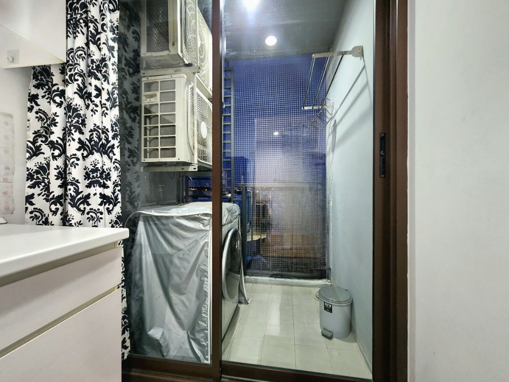 For RentCondoBangna, Bearing, Lasalle : Status as per the cover photo**Room available, east side, 8th floor, topmost, private**For rent, The Niche Mono Bangna, Phase 1, Building B, ready to move in, ready to view.