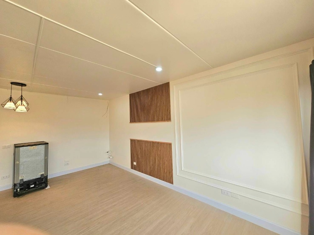 For SaleCondoChaengwatana, Muangthong : The owner sells it himself for 590,000 baht, free transfer only. You didn't see it wrong, 590,000, ready to transfer.