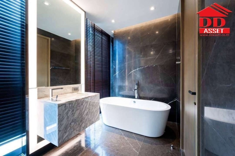 ขายคอนโดสุขุมวิท อโศก ทองหล่อ : For Sale The Monument Thonglor ขาย เดอะ โมนูเมนต์ ทองหล่อ คอนโดหรู ตึกสูงที่สุดในซอยทองหล่อ จากแสนสิริ Code :  C8155