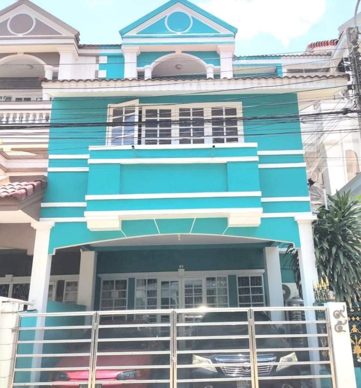 For SaleTownhomeRattanathibet, Sanambinna : For sale: 3-storey townhome, split-level, newly renovated, ready to move in
