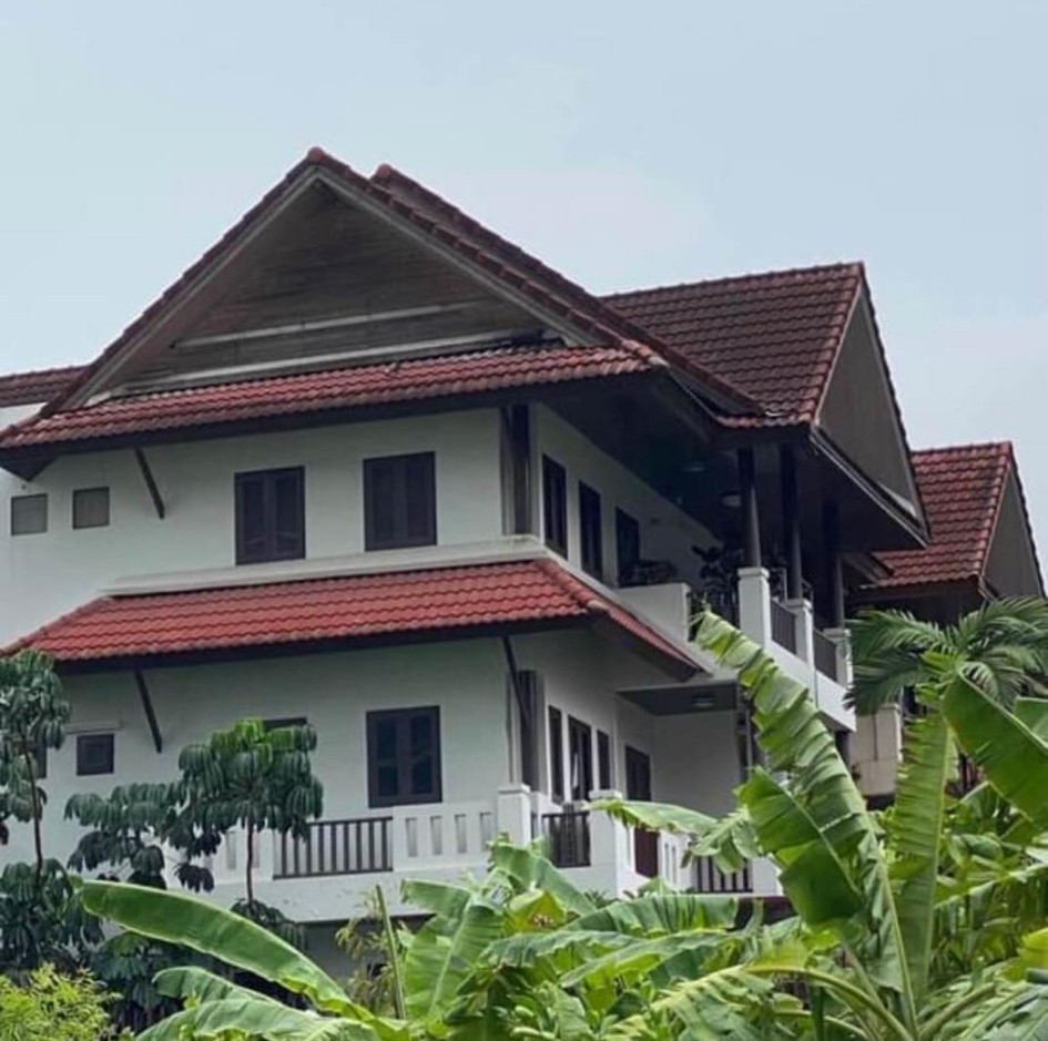 For SaleTownhomeSukhumvit, Asoke, Thonglor : ♦ Special price ♦ Townhouse 4 storey 3 beds | 40.00 sq.w. 300.00 sq.m. | near Samitivej Sukhumvit Hospital 5 mins, BTS Phrom Phong station 11 mins