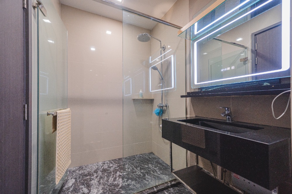 ให้เช่าคอนโดสุขุมวิท อโศก ทองหล่อ : ปล่อยเช่า Edge By Sansiri (Sukhumvit 23) เอดจ์ บาย แสนสิริ สุขุมวิท 23 ใกล้ BTS อโศกและ MRT สุขุมวิท ในระยะเดินถึงห้องสวย เฟอร์ครบ ชั้น 11 วิวเมือง