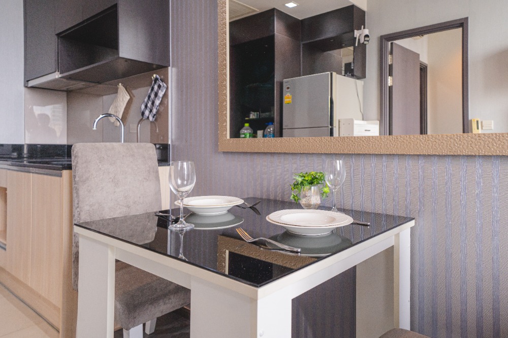 ให้เช่าคอนโดสุขุมวิท อโศก ทองหล่อ : ปล่อยเช่า Edge By Sansiri (Sukhumvit 23) เอดจ์ บาย แสนสิริ สุขุมวิท 23 ใกล้ BTS อโศกและ MRT สุขุมวิท ในระยะเดินถึงห้องสวย เฟอร์ครบ ชั้น 11 วิวเมือง