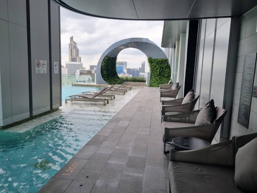 ให้เช่าคอนโดสุขุมวิท อโศก ทองหล่อ : ปล่อยเช่า Edge By Sansiri (Sukhumvit 23) เอดจ์ บาย แสนสิริ สุขุมวิท 23 ใกล้ BTS อโศกและ MRT สุขุมวิท ในระยะเดินถึงห้องสวย เฟอร์ครบ ชั้น 11 วิวเมือง