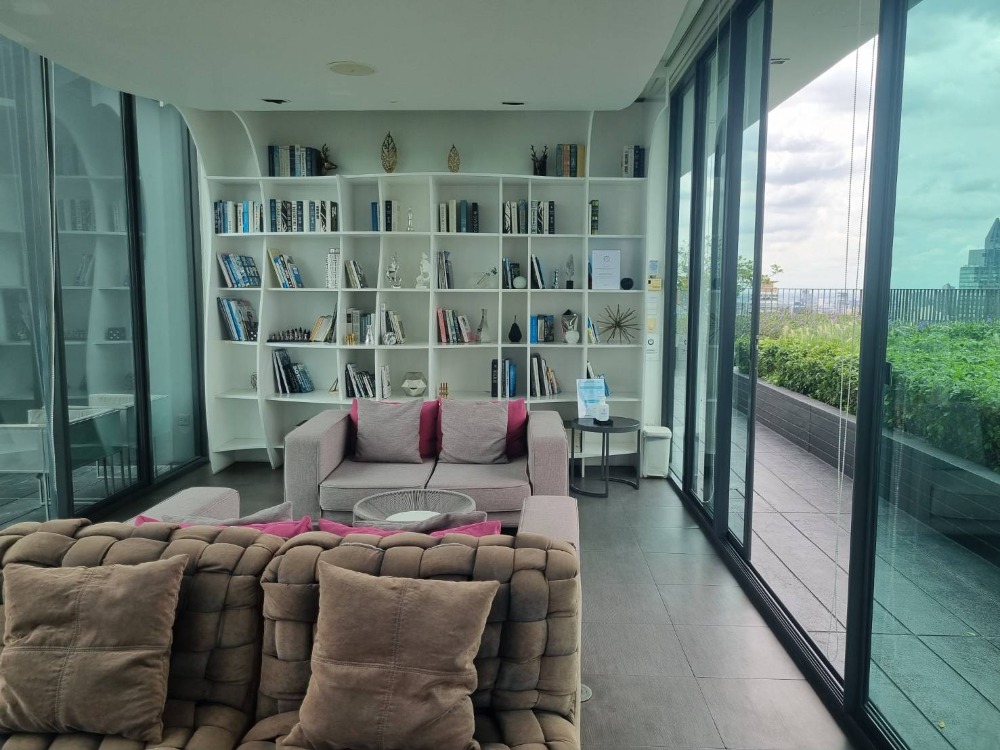 ให้เช่าคอนโดสุขุมวิท อโศก ทองหล่อ : ปล่อยเช่า Edge By Sansiri (Sukhumvit 23) เอดจ์ บาย แสนสิริ สุขุมวิท 23 ใกล้ BTS อโศกและ MRT สุขุมวิท ในระยะเดินถึงห้องสวย เฟอร์ครบ ชั้น 11 วิวเมือง