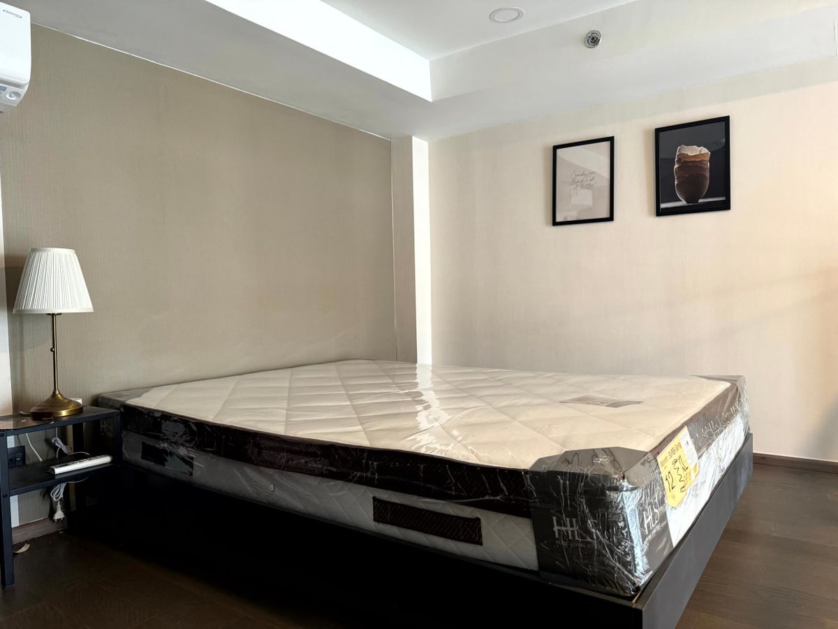 For SaleCondoSiam Paragon ,Chulalongkorn,Samyan : Park Origin Chula - Samyan【𝐑𝐄𝐍𝐓】🔥Loft room, modern style, modern, complete with furniture/appliances. Near MRT Samyan Line Id: @hacondo