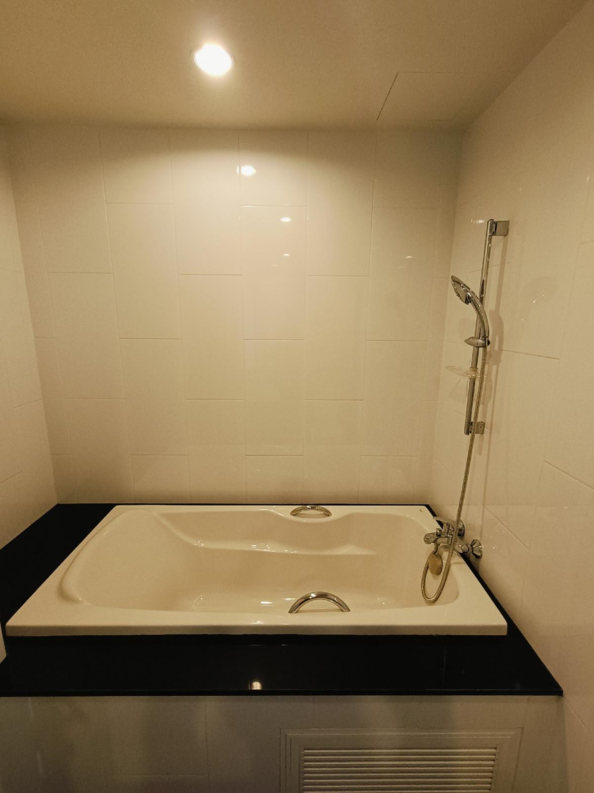 For SaleCondoBangna, Bearing, Lasalle : For Sale 7.25 M Condo for sale, 2 bedrooms, The Gallery Bearing, Condo for sale, area 95 sq m.