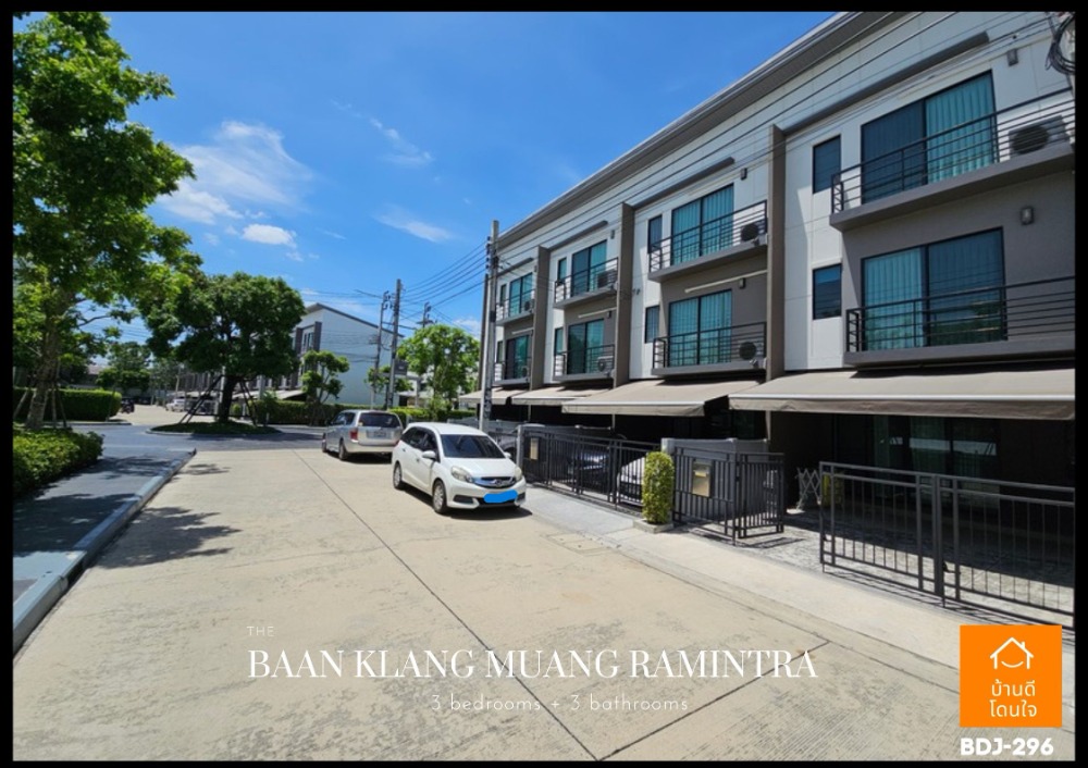 For SaleTownhomeNawamin, Ramindra : Luxurious 3-story townhome, Baan Klang Muang Ramintra (20.6 sq m.), 3 bedrooms, 3 bathrooms, in front of the clubhouse.