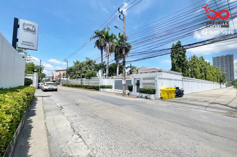 For SaleLandChaengwatana, Muangthong : Empty land for sale, 4 rai 285 square wah, Chaengwattana Road, Thai Airways Cooperative Village. Soi Chaengwattana-Pak Kret 43