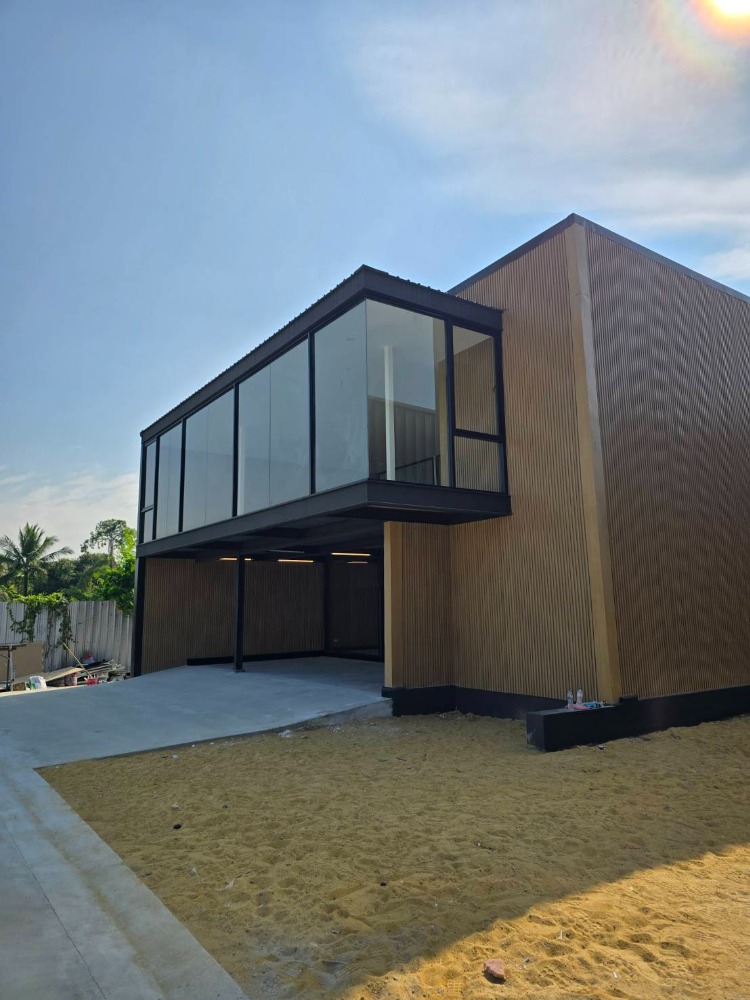 For RentShowroomRama5, Ratchapruek, Bangkruai : West Park Ratchaphruek, beautiful modern showroom. Near Ratchaphruek Road Newly built, ready to use Along Bang Kruai-Jong Thanom Road  Area 200 sq m.